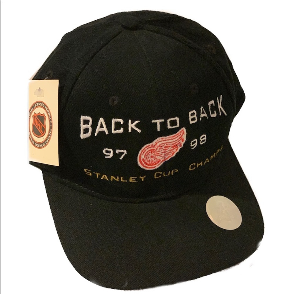 Red wings Stanley Cup Champions Hat.